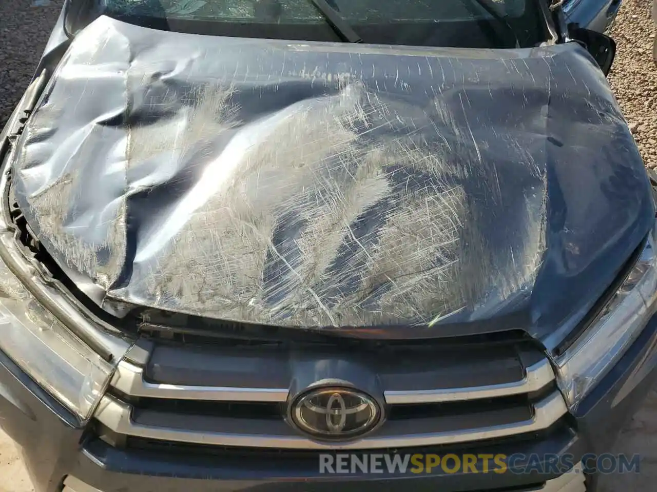 11 Photograph of a damaged car 5TDJZRFH3KS929840 TOYOTA HIGHLANDER 2019