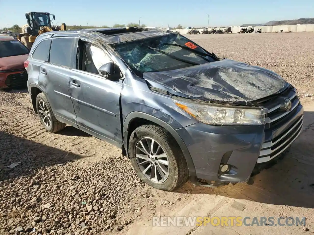 4 Photograph of a damaged car 5TDJZRFH3KS929840 TOYOTA HIGHLANDER 2019