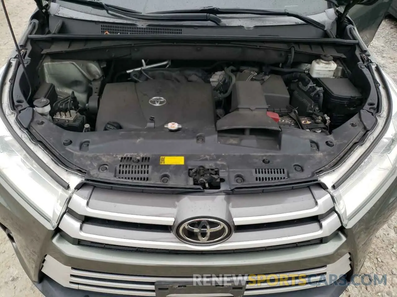 12 Photograph of a damaged car 5TDJZRFH3KS948131 TOYOTA HIGHLANDER 2019