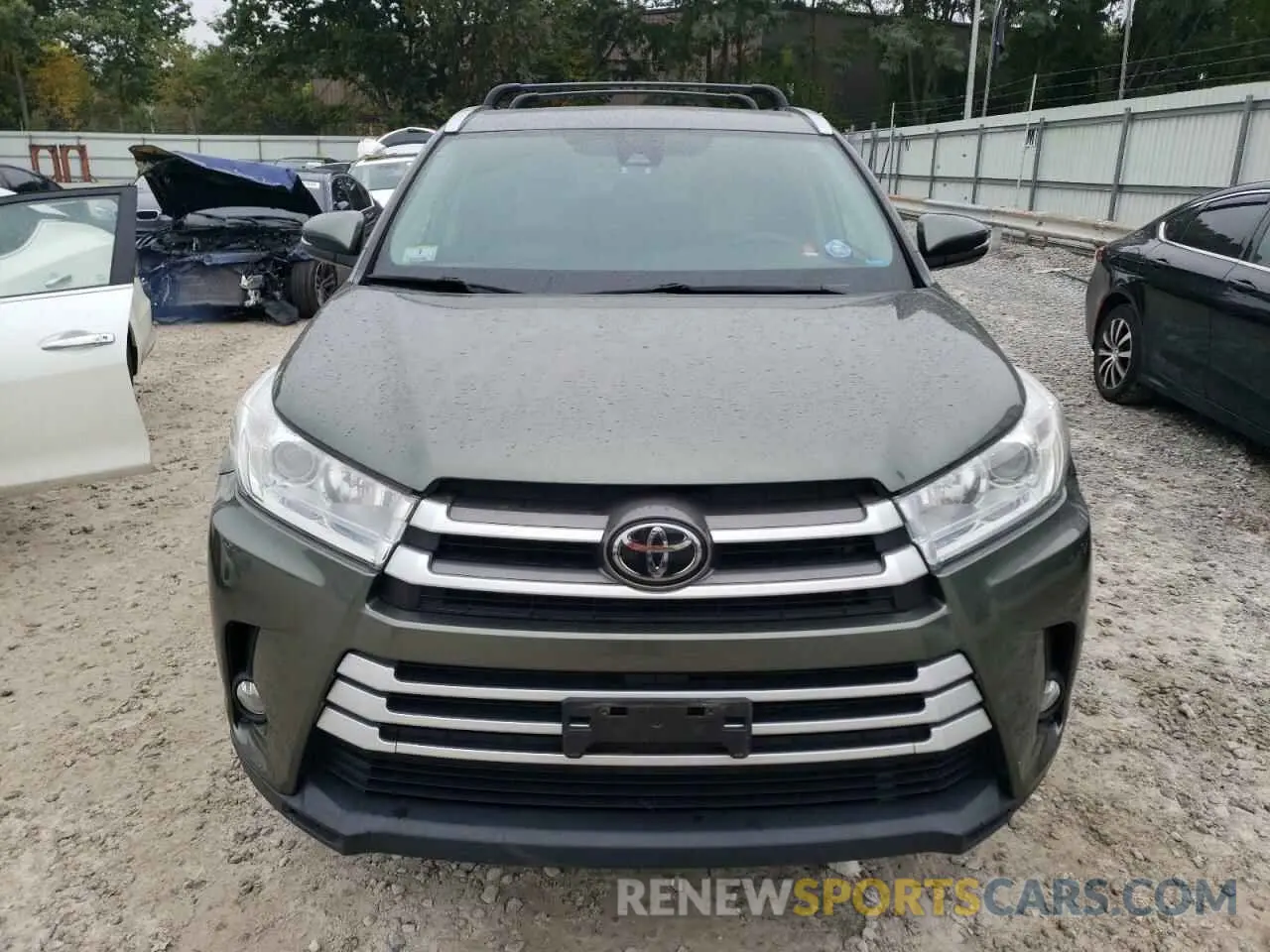 5 Photograph of a damaged car 5TDJZRFH3KS948131 TOYOTA HIGHLANDER 2019
