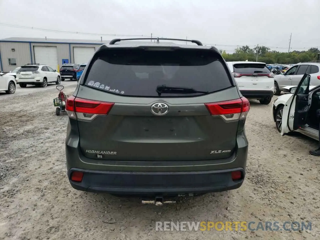 6 Photograph of a damaged car 5TDJZRFH3KS948131 TOYOTA HIGHLANDER 2019