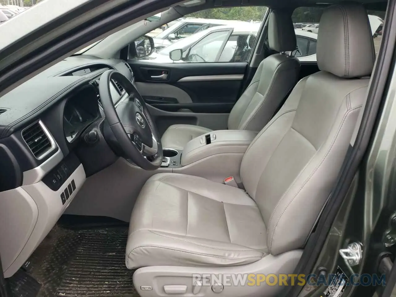 7 Photograph of a damaged car 5TDJZRFH3KS948131 TOYOTA HIGHLANDER 2019