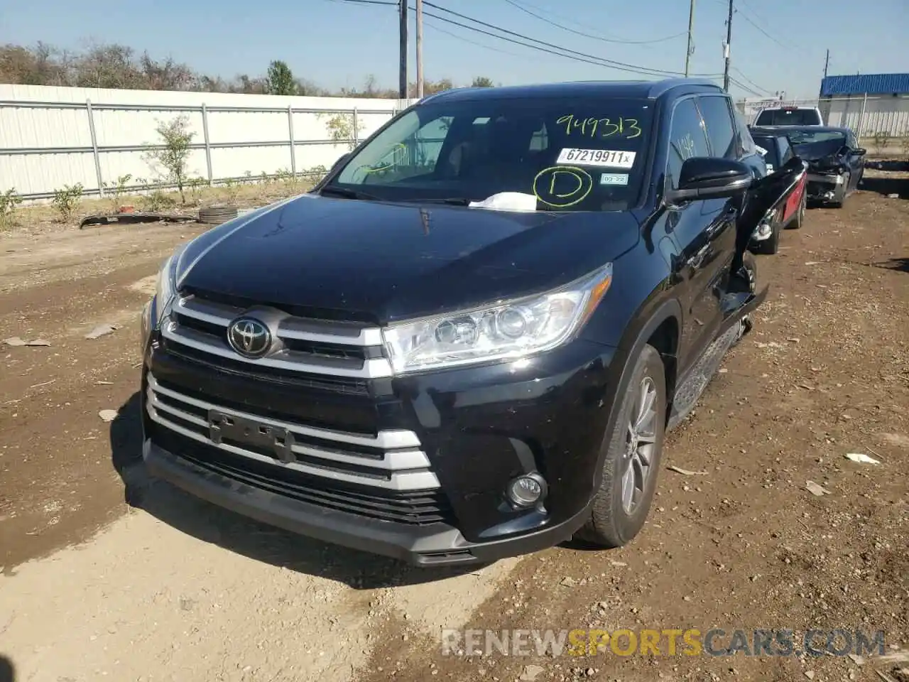 2 Photograph of a damaged car 5TDJZRFH3KS949313 TOYOTA HIGHLANDER 2019