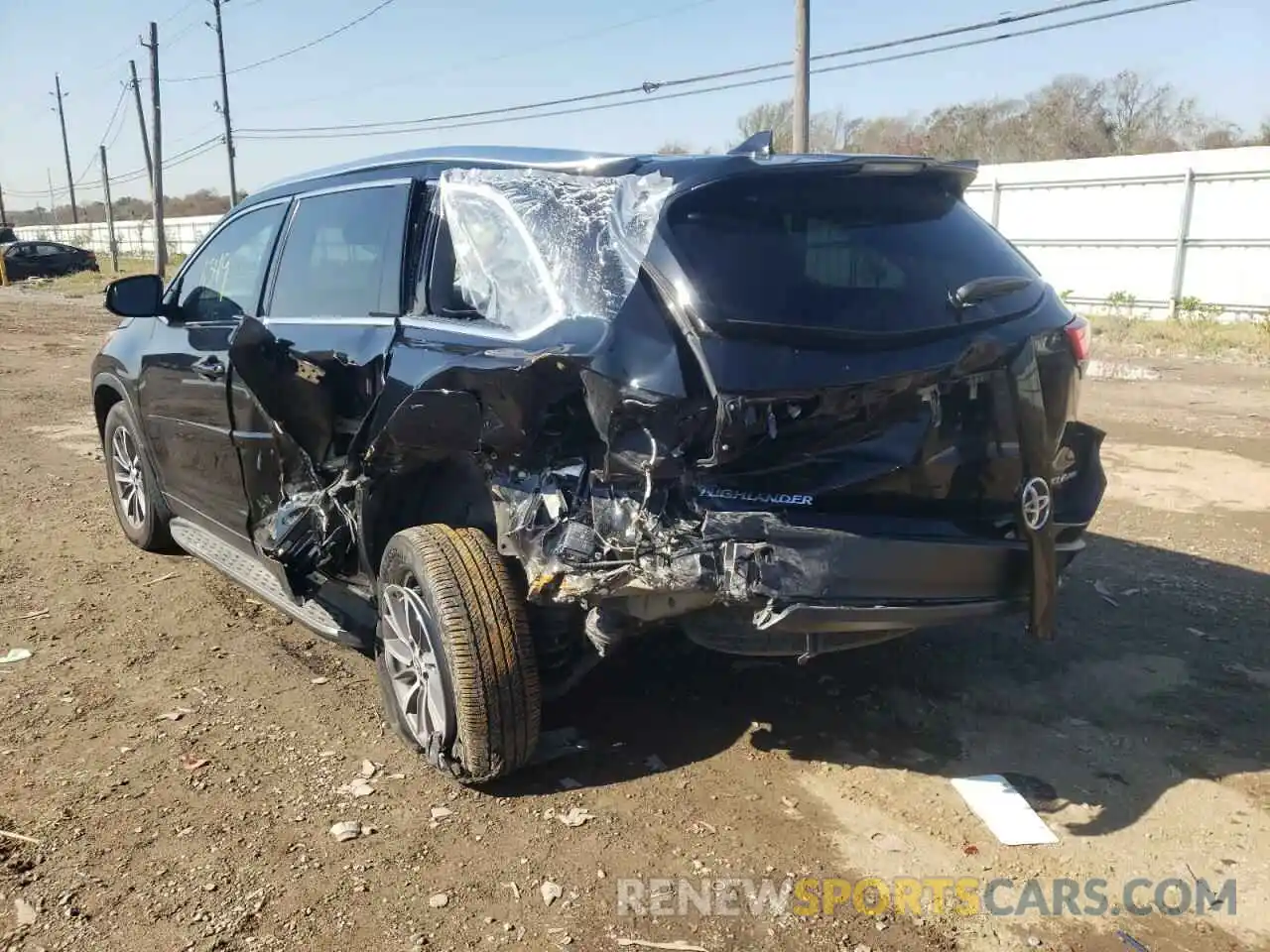 3 Photograph of a damaged car 5TDJZRFH3KS949313 TOYOTA HIGHLANDER 2019