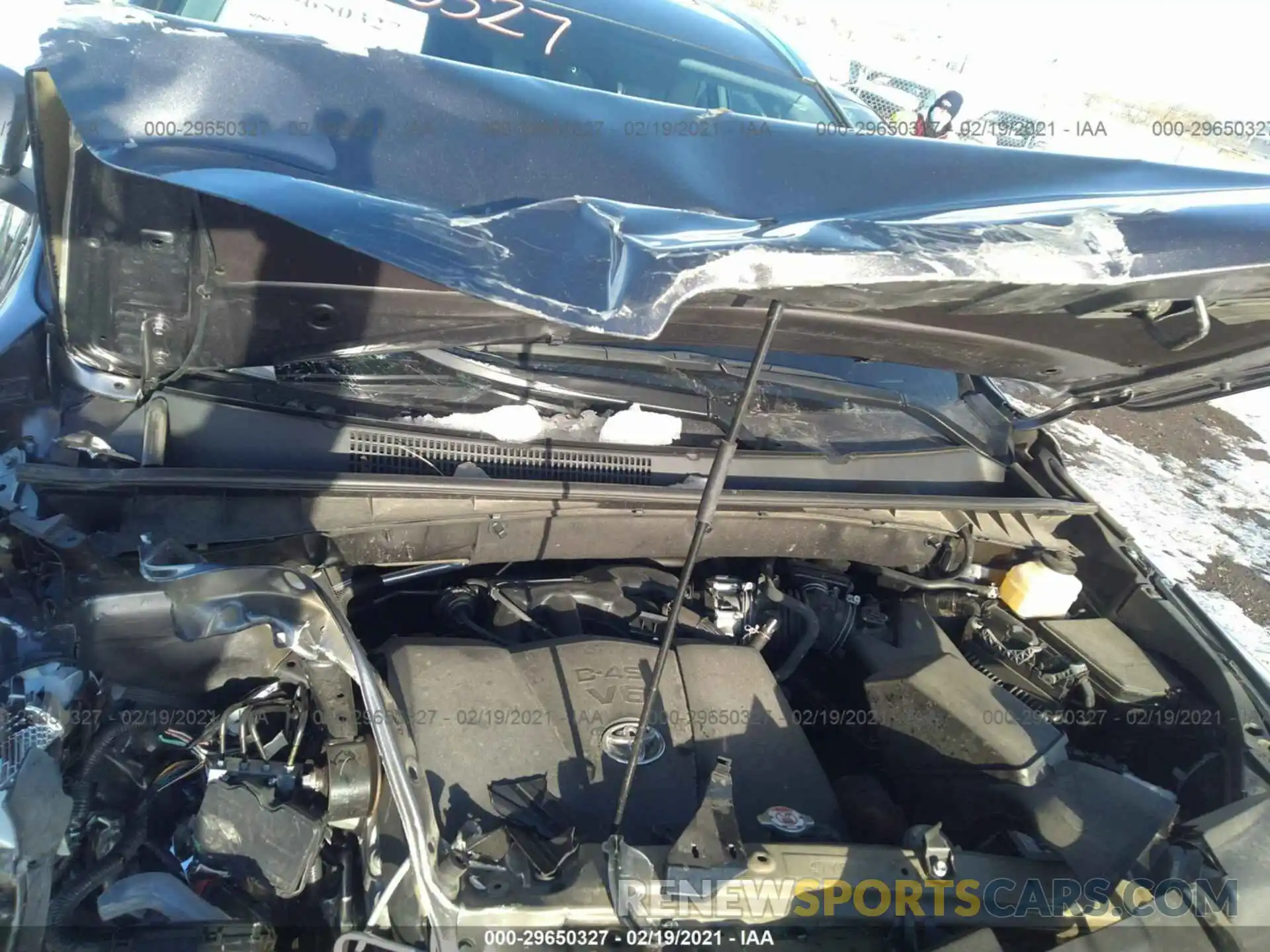 10 Photograph of a damaged car 5TDJZRFH3KS949991 TOYOTA HIGHLANDER 2019