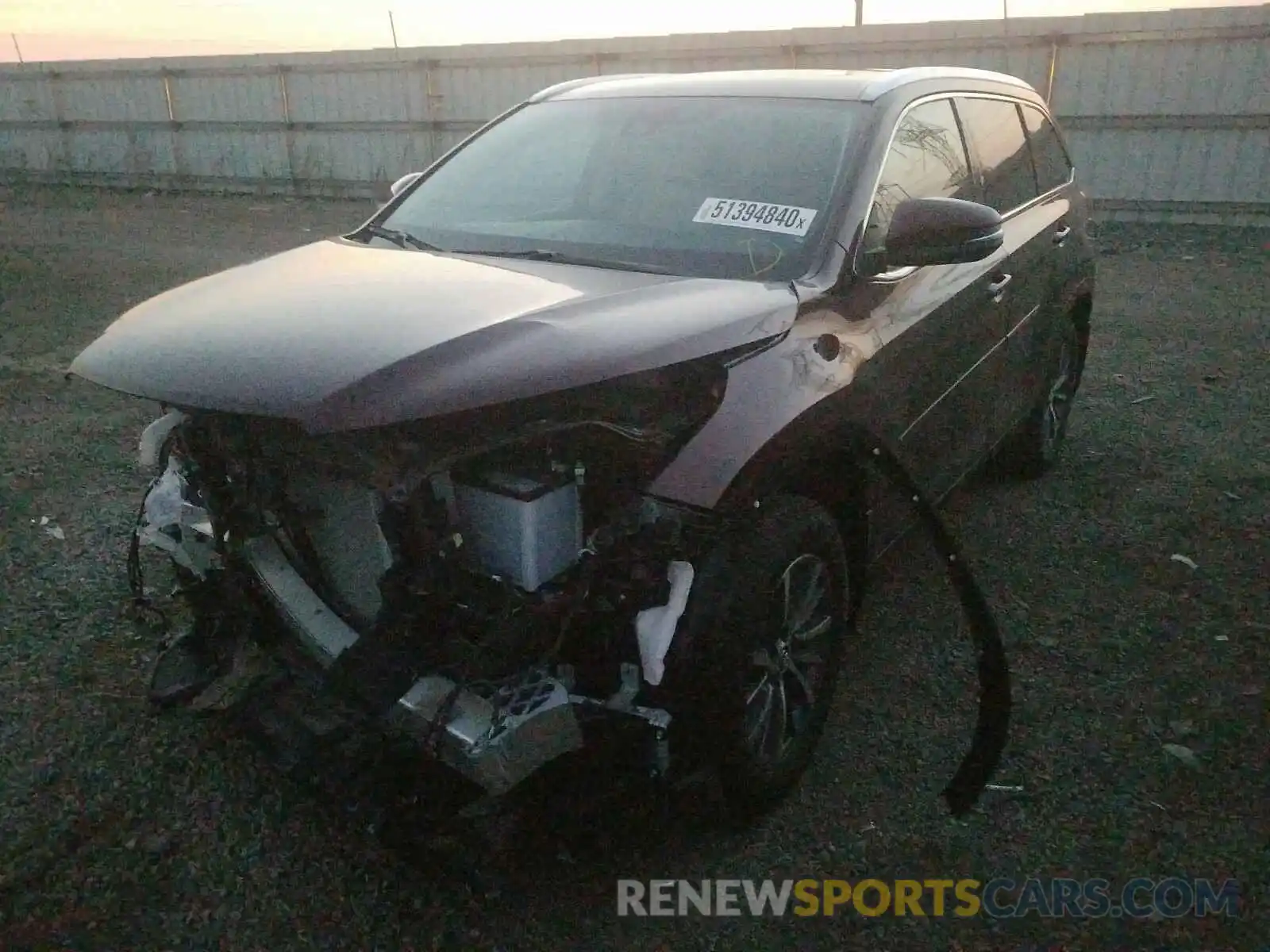 2 Photograph of a damaged car 5TDJZRFH3KS958657 TOYOTA HIGHLANDER 2019