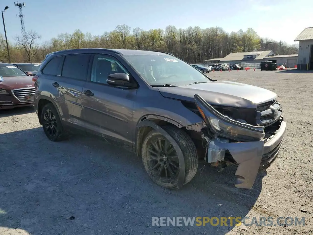 4 Photograph of a damaged car 5TDJZRFH3KS964295 TOYOTA HIGHLANDER 2019