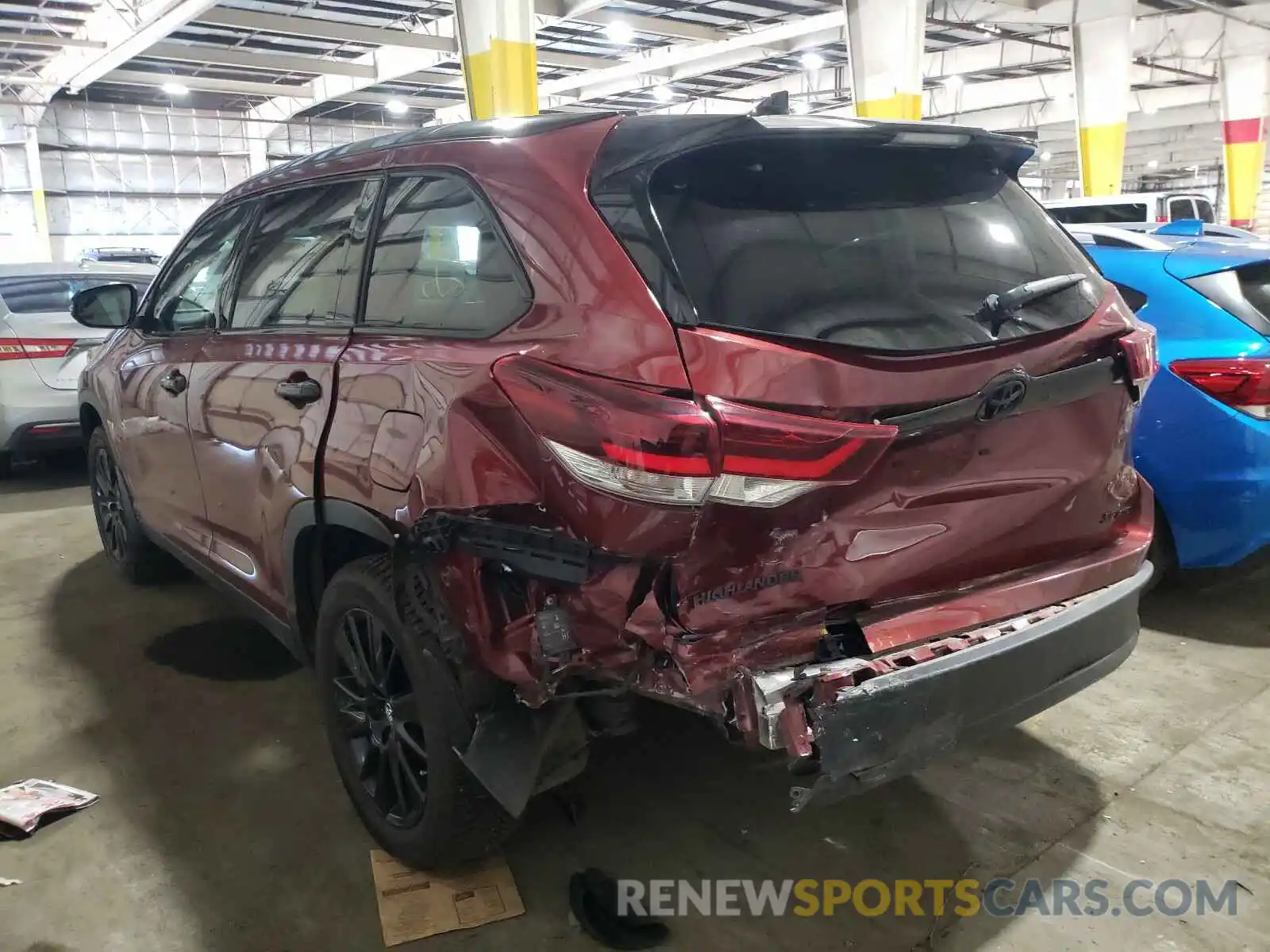 3 Photograph of a damaged car 5TDJZRFH3KS984207 TOYOTA HIGHLANDER 2019