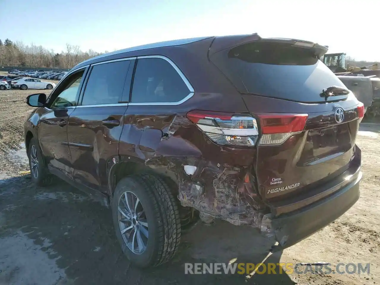 2 Photograph of a damaged car 5TDJZRFH3KS987804 TOYOTA HIGHLANDER 2019