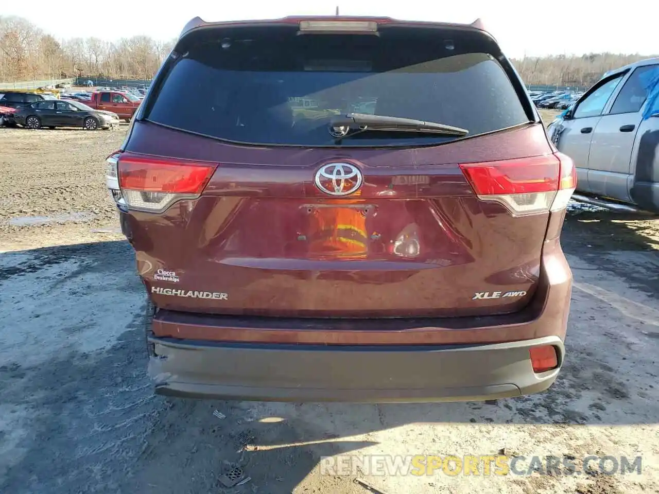 6 Photograph of a damaged car 5TDJZRFH3KS987804 TOYOTA HIGHLANDER 2019