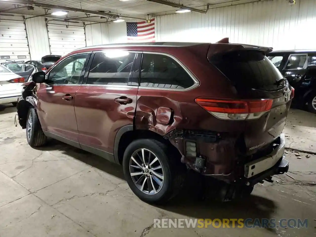 2 Photograph of a damaged car 5TDJZRFH3KS990976 TOYOTA HIGHLANDER 2019