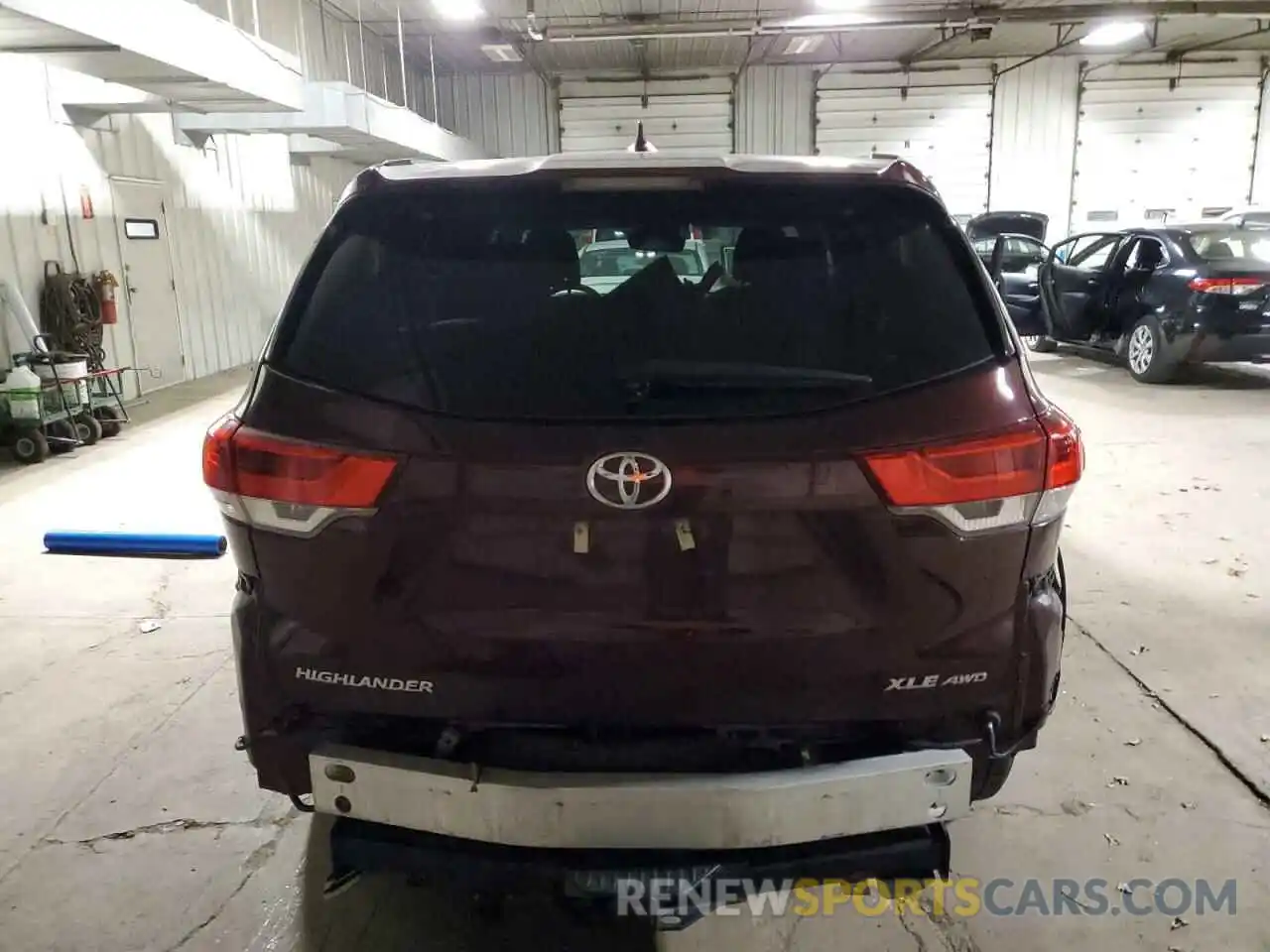 6 Photograph of a damaged car 5TDJZRFH3KS990976 TOYOTA HIGHLANDER 2019