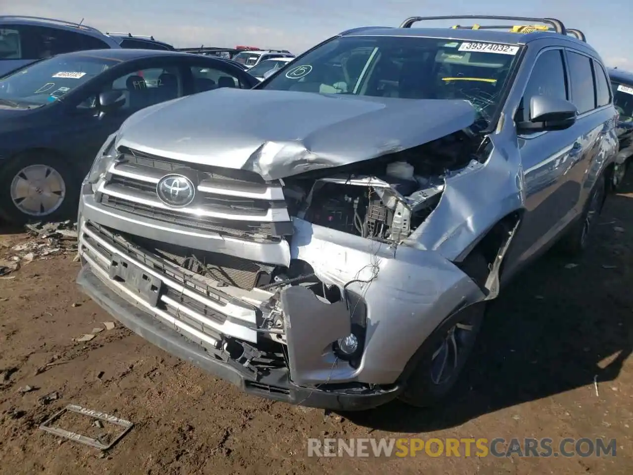 9 Photograph of a damaged car 5TDJZRFH4KS564696 TOYOTA HIGHLANDER 2019