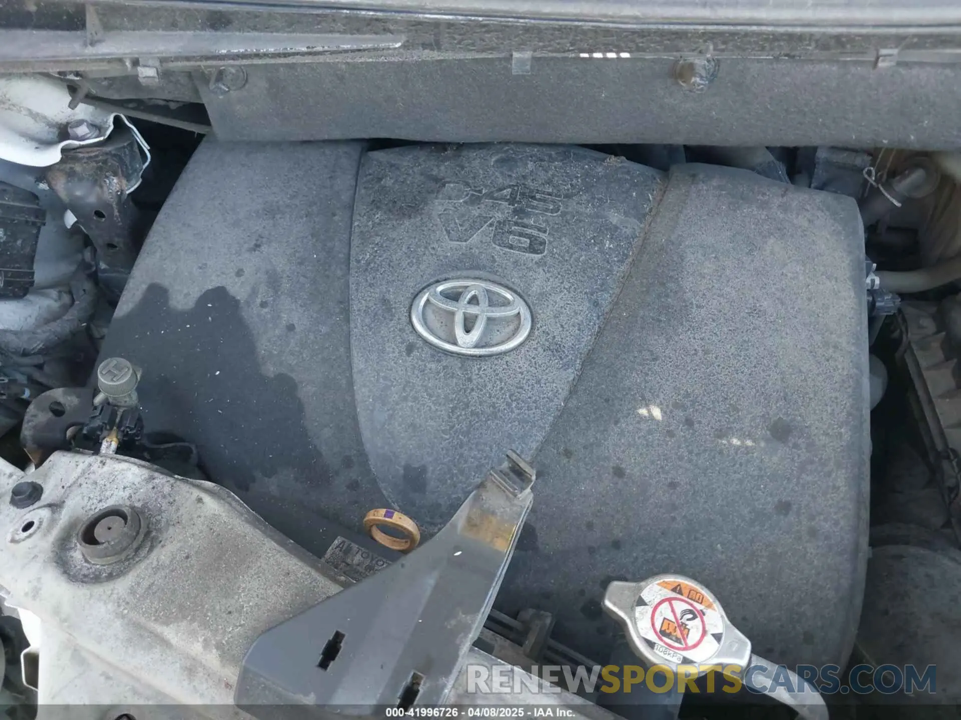 10 Photograph of a damaged car 5TDJZRFH4KS568084 TOYOTA HIGHLANDER 2019
