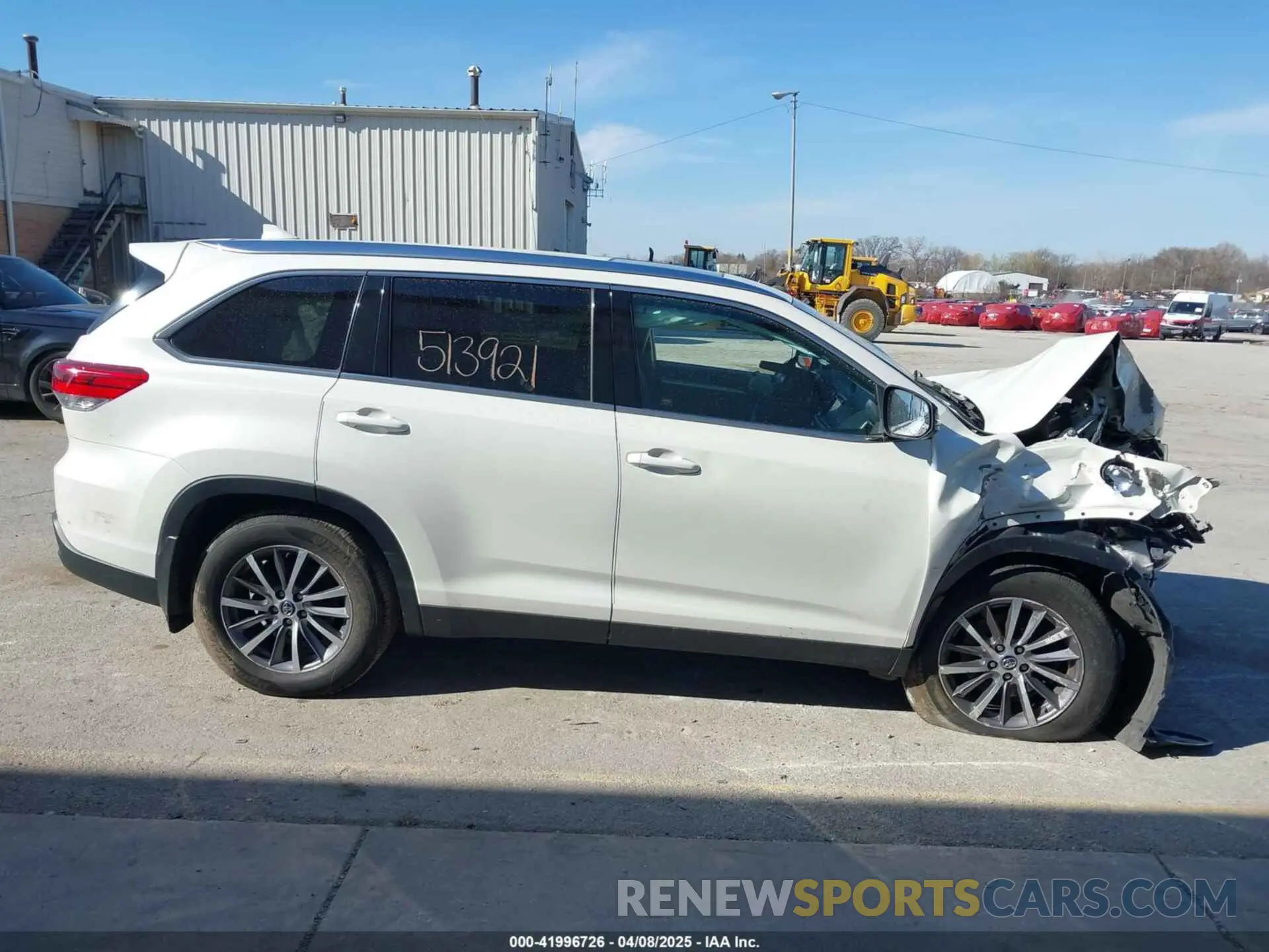 14 Photograph of a damaged car 5TDJZRFH4KS568084 TOYOTA HIGHLANDER 2019