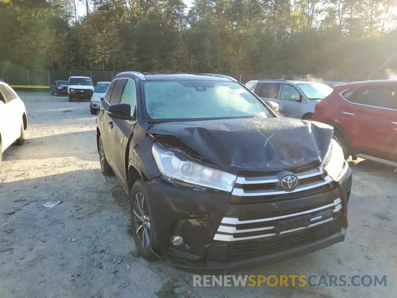 9 Photograph of a damaged car 5TDJZRFH4KS582311 TOYOTA HIGHLANDER 2019