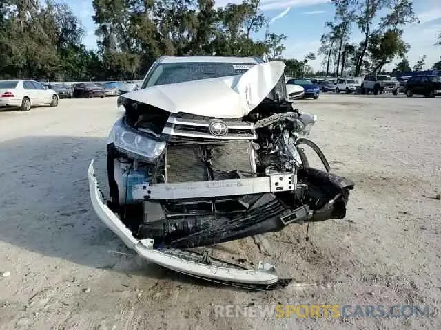11 Photograph of a damaged car 5TDJZRFH4KS587170 TOYOTA HIGHLANDER 2019