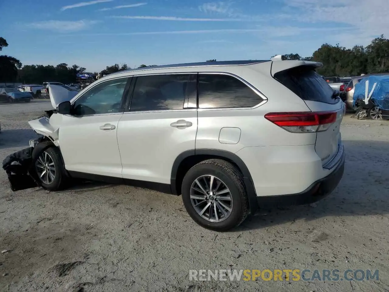 2 Photograph of a damaged car 5TDJZRFH4KS587170 TOYOTA HIGHLANDER 2019