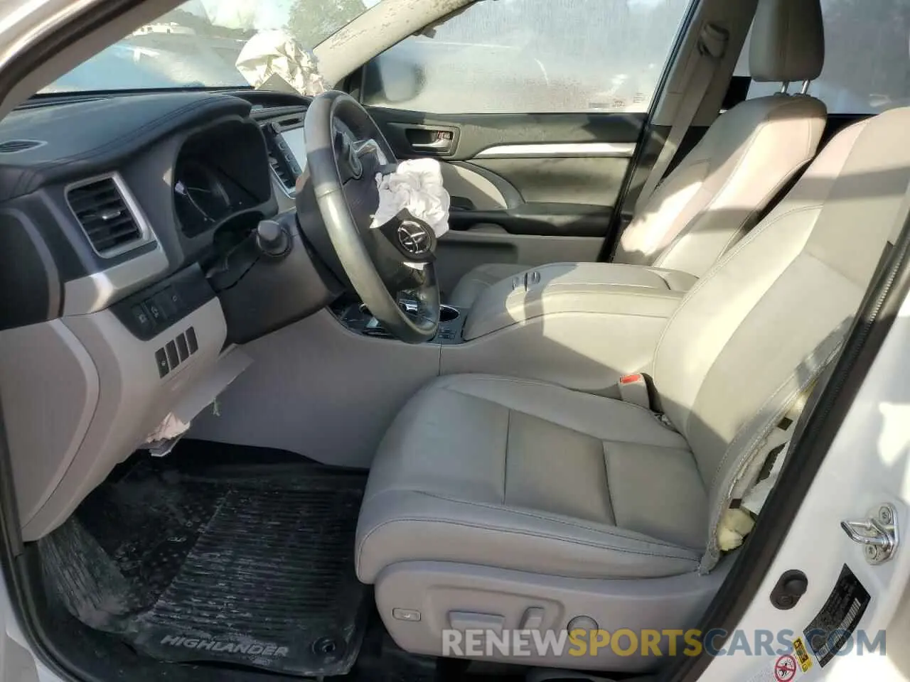 7 Photograph of a damaged car 5TDJZRFH4KS587170 TOYOTA HIGHLANDER 2019