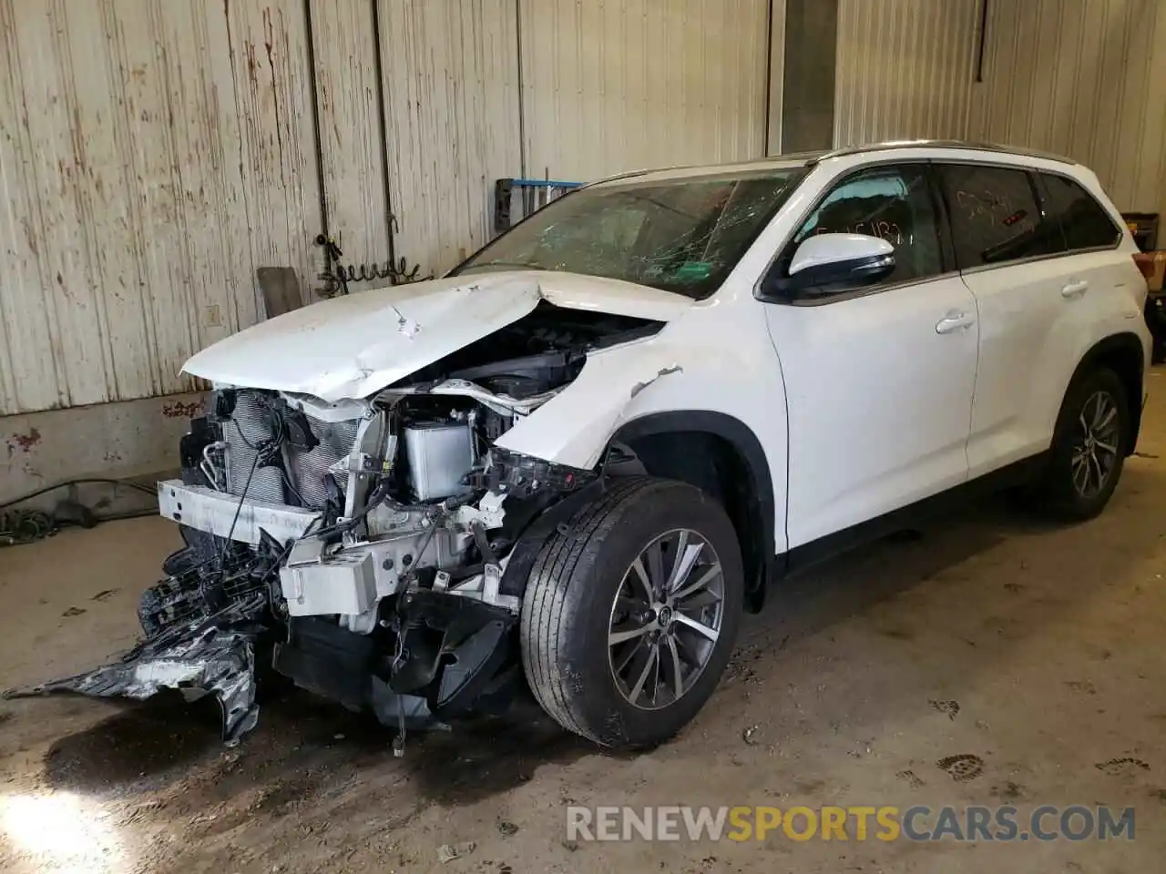 2 Photograph of a damaged car 5TDJZRFH4KS598623 TOYOTA HIGHLANDER 2019