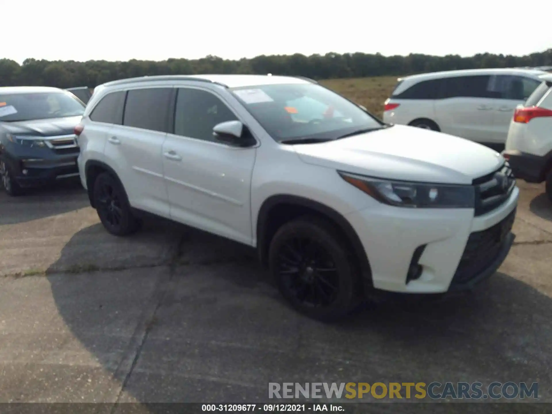 1 Photograph of a damaged car 5TDJZRFH4KS599724 TOYOTA HIGHLANDER 2019