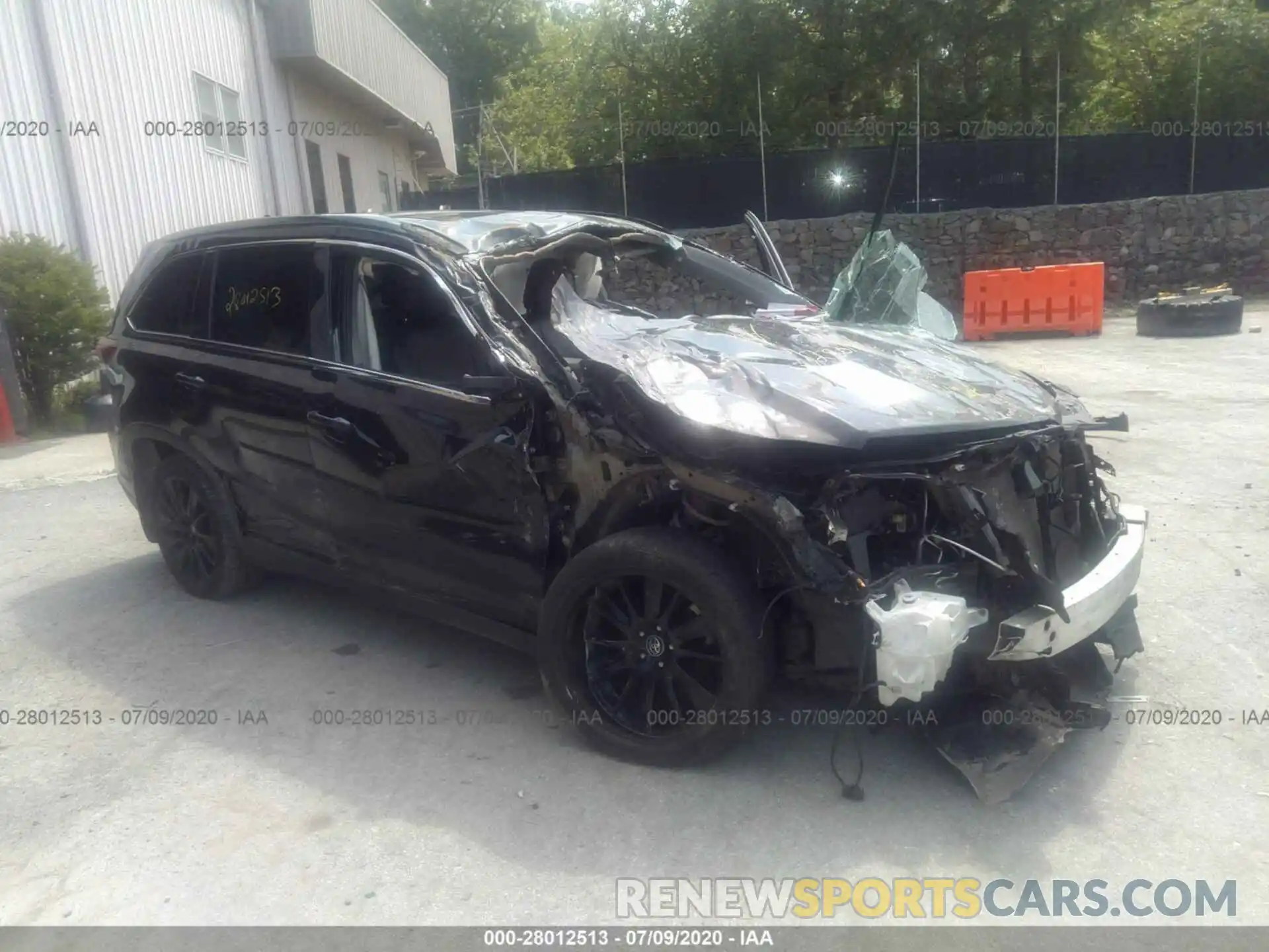 1 Photograph of a damaged car 5TDJZRFH4KS608907 TOYOTA HIGHLANDER 2019