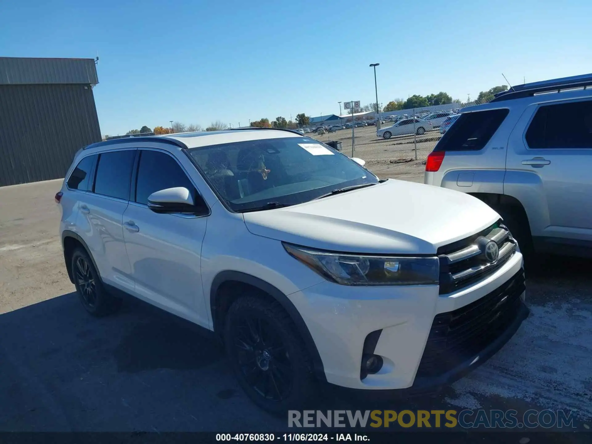 1 Photograph of a damaged car 5TDJZRFH4KS612570 TOYOTA HIGHLANDER 2019