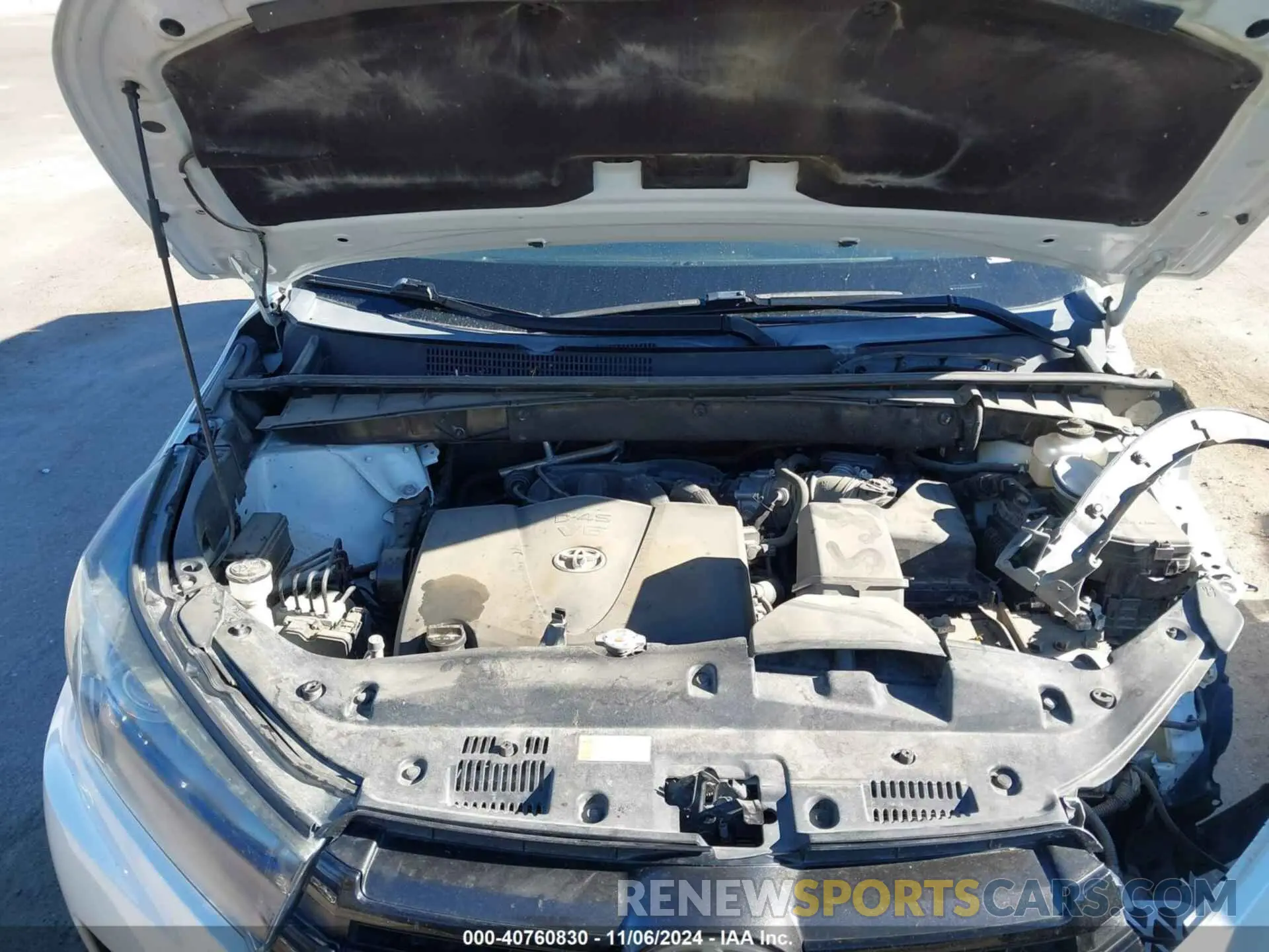 10 Photograph of a damaged car 5TDJZRFH4KS612570 TOYOTA HIGHLANDER 2019