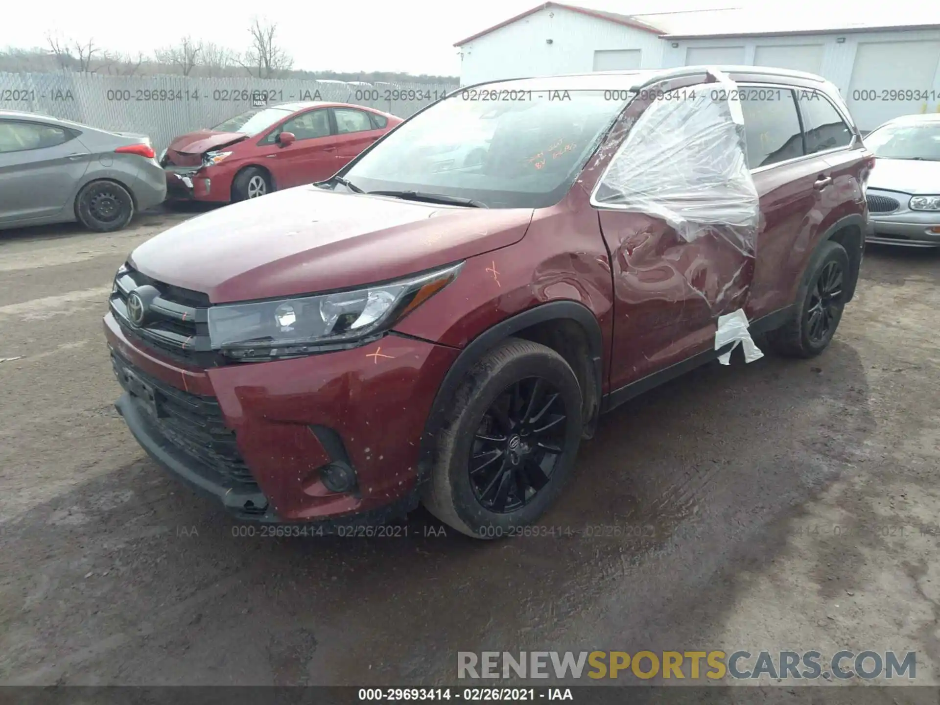 2 Photograph of a damaged car 5TDJZRFH4KS619809 TOYOTA HIGHLANDER 2019