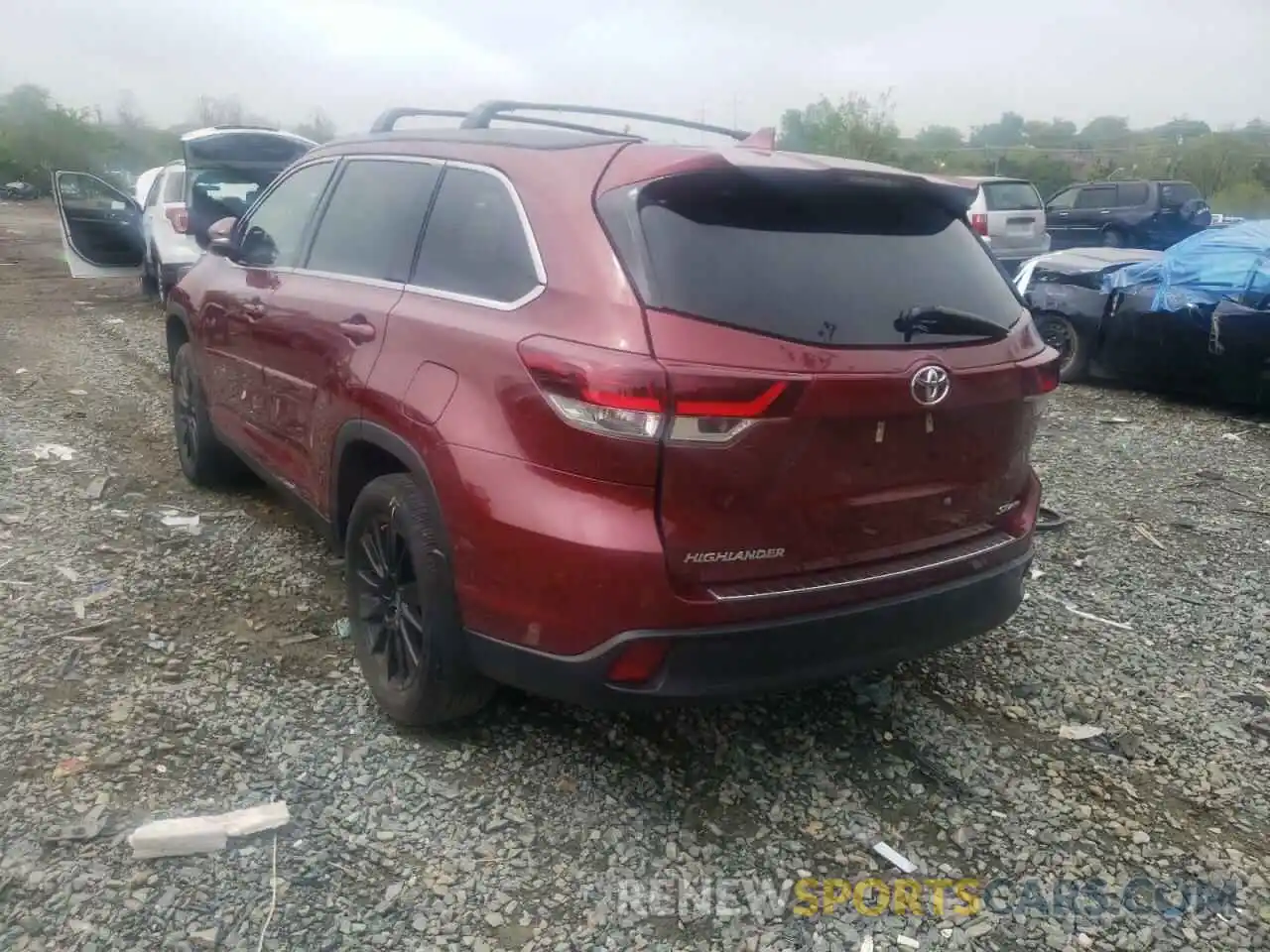 3 Photograph of a damaged car 5TDJZRFH4KS626825 TOYOTA HIGHLANDER 2019