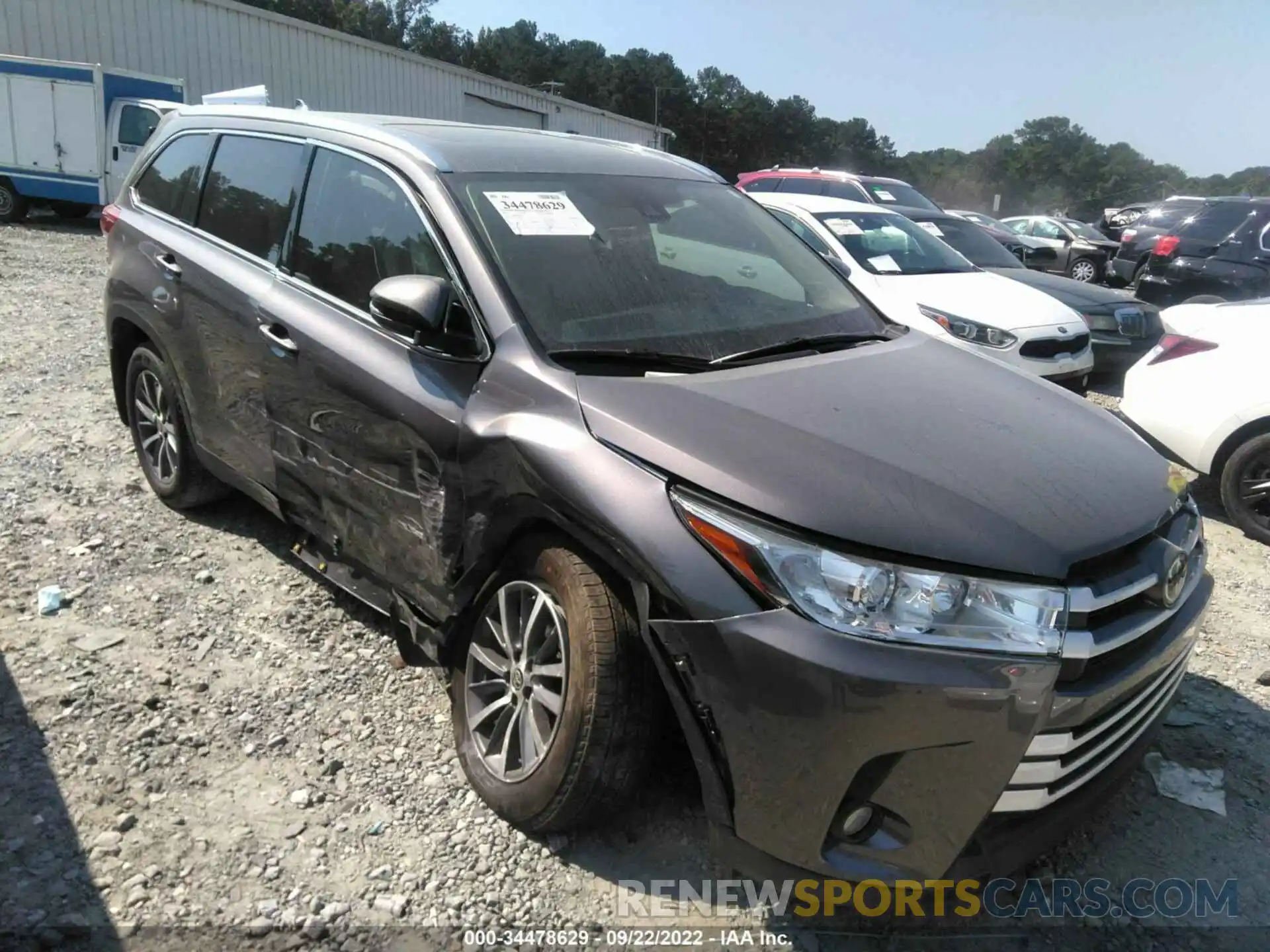 1 Photograph of a damaged car 5TDJZRFH4KS629949 TOYOTA HIGHLANDER 2019