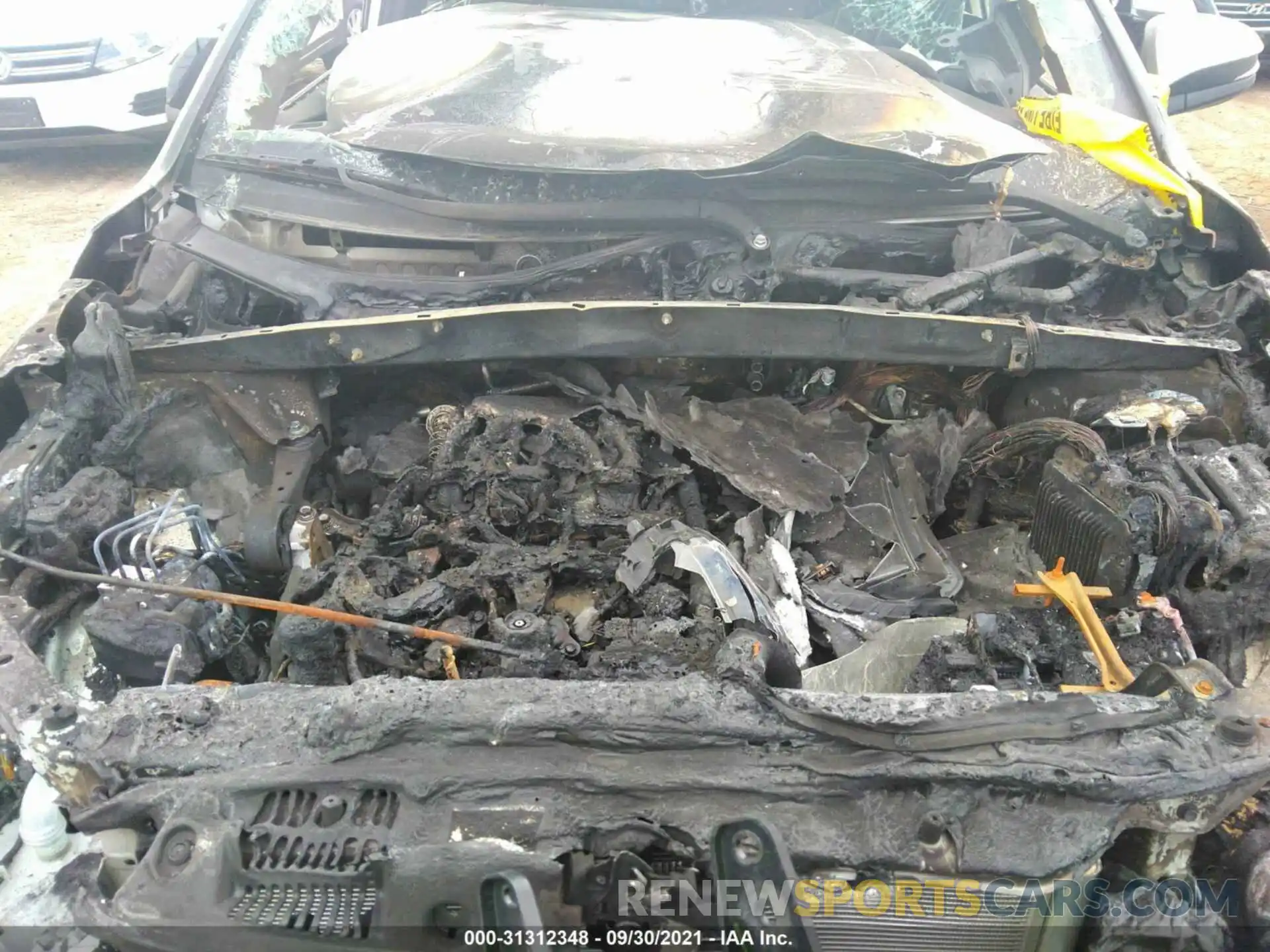 10 Photograph of a damaged car 5TDJZRFH4KS706545 TOYOTA HIGHLANDER 2019