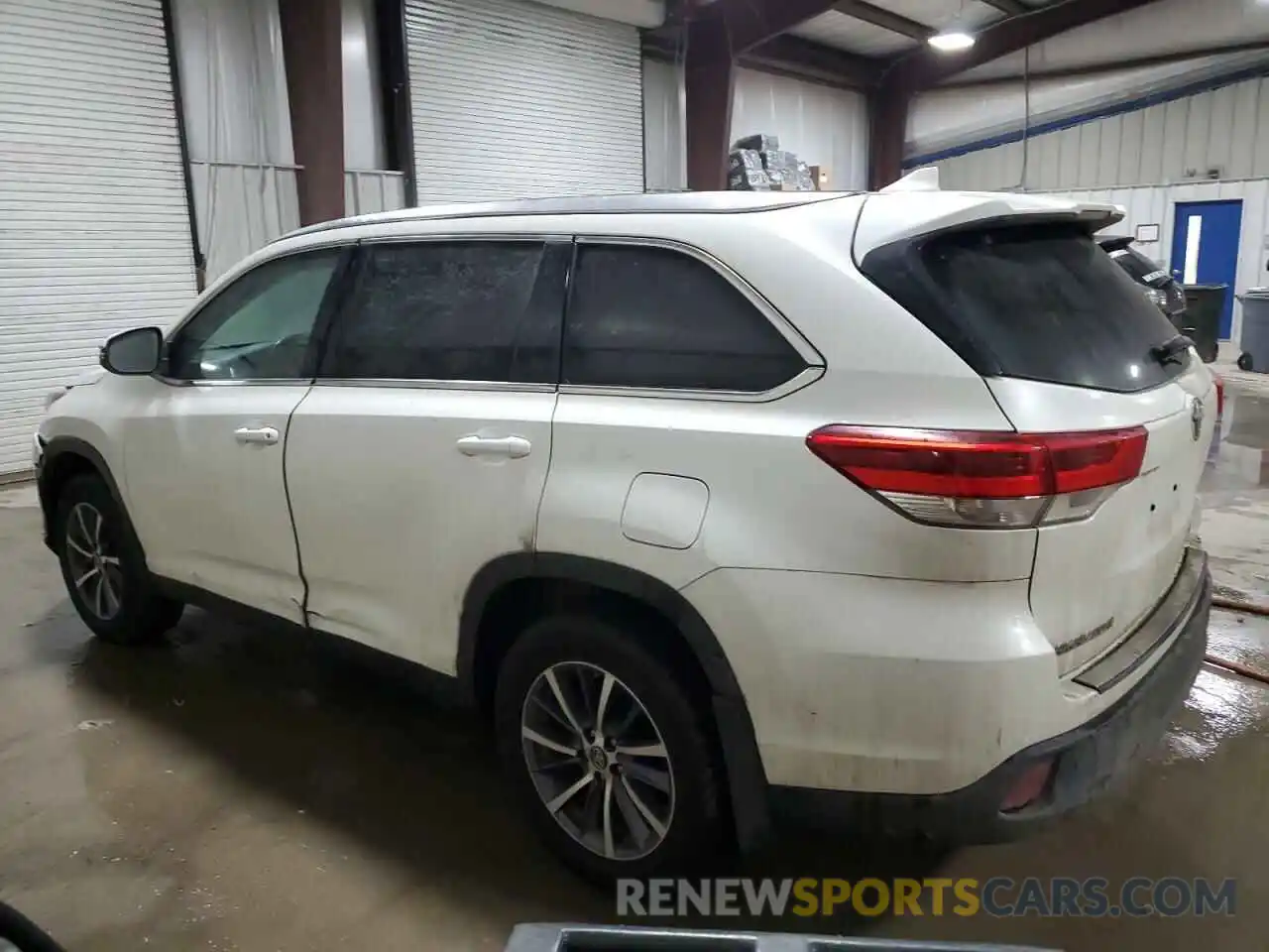 2 Photograph of a damaged car 5TDJZRFH4KS716430 TOYOTA HIGHLANDER 2019