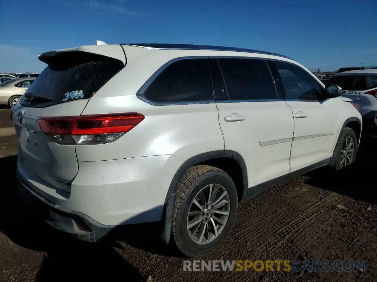 3 Photograph of a damaged car 5TDJZRFH4KS727959 TOYOTA HIGHLANDER 2019