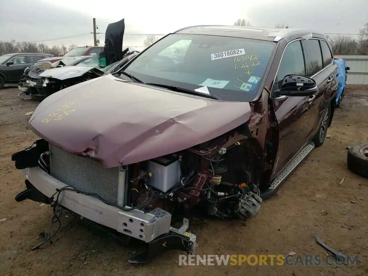 2 Photograph of a damaged car 5TDJZRFH4KS729081 TOYOTA HIGHLANDER 2019