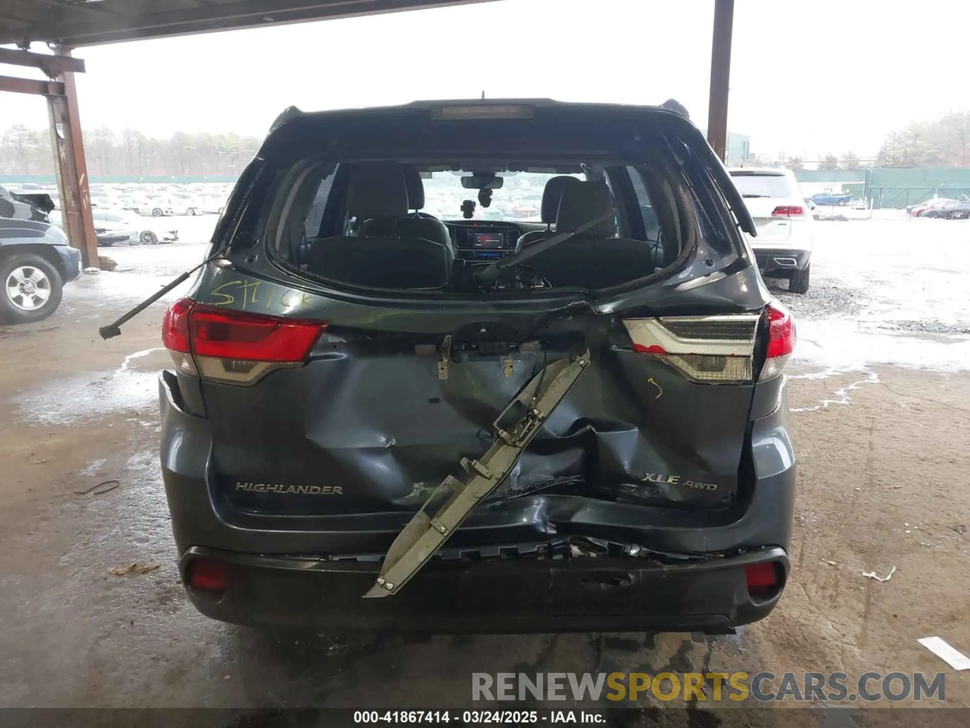 16 Photograph of a damaged car 5TDJZRFH4KS747306 TOYOTA HIGHLANDER 2019