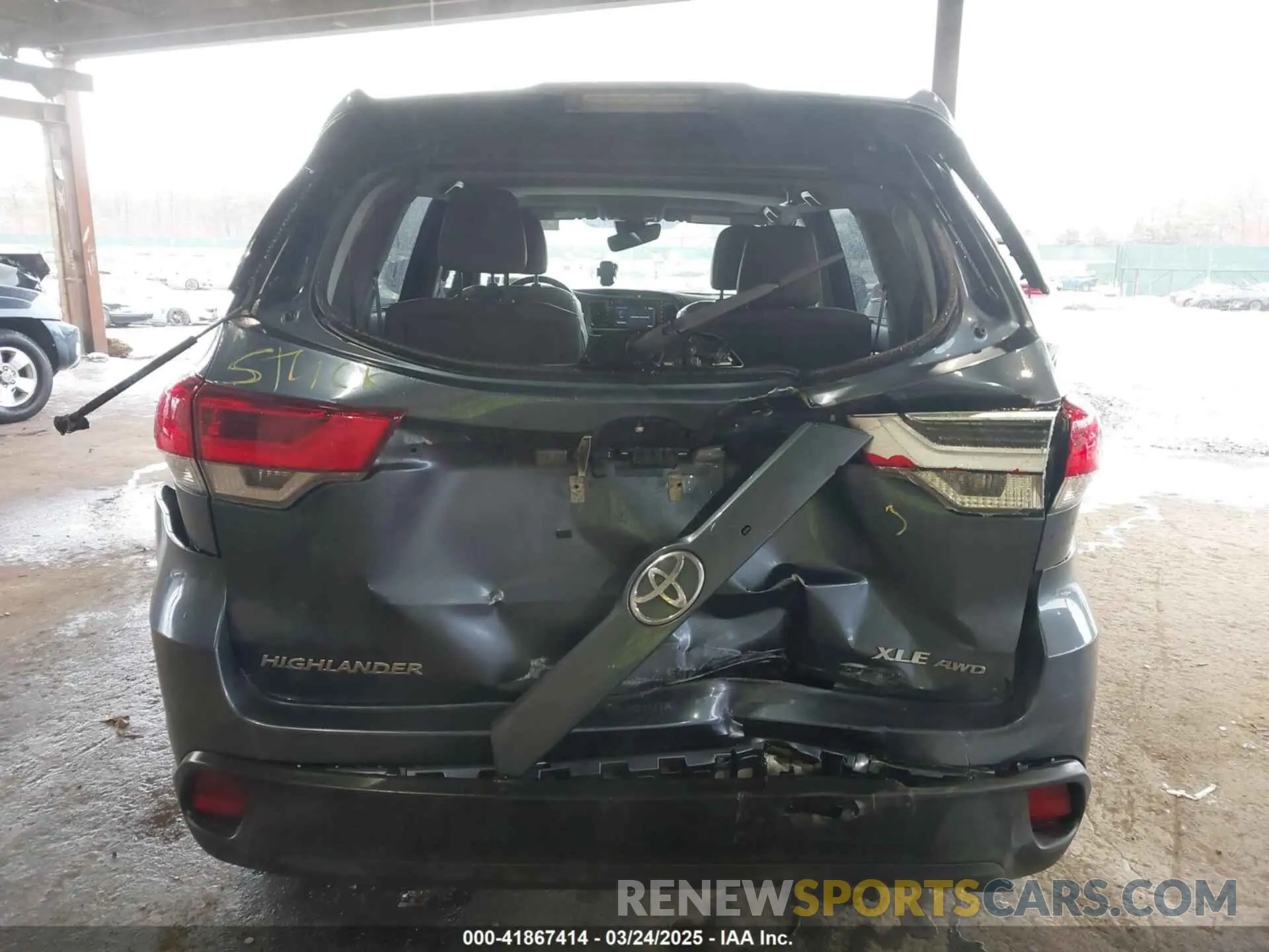 6 Photograph of a damaged car 5TDJZRFH4KS747306 TOYOTA HIGHLANDER 2019