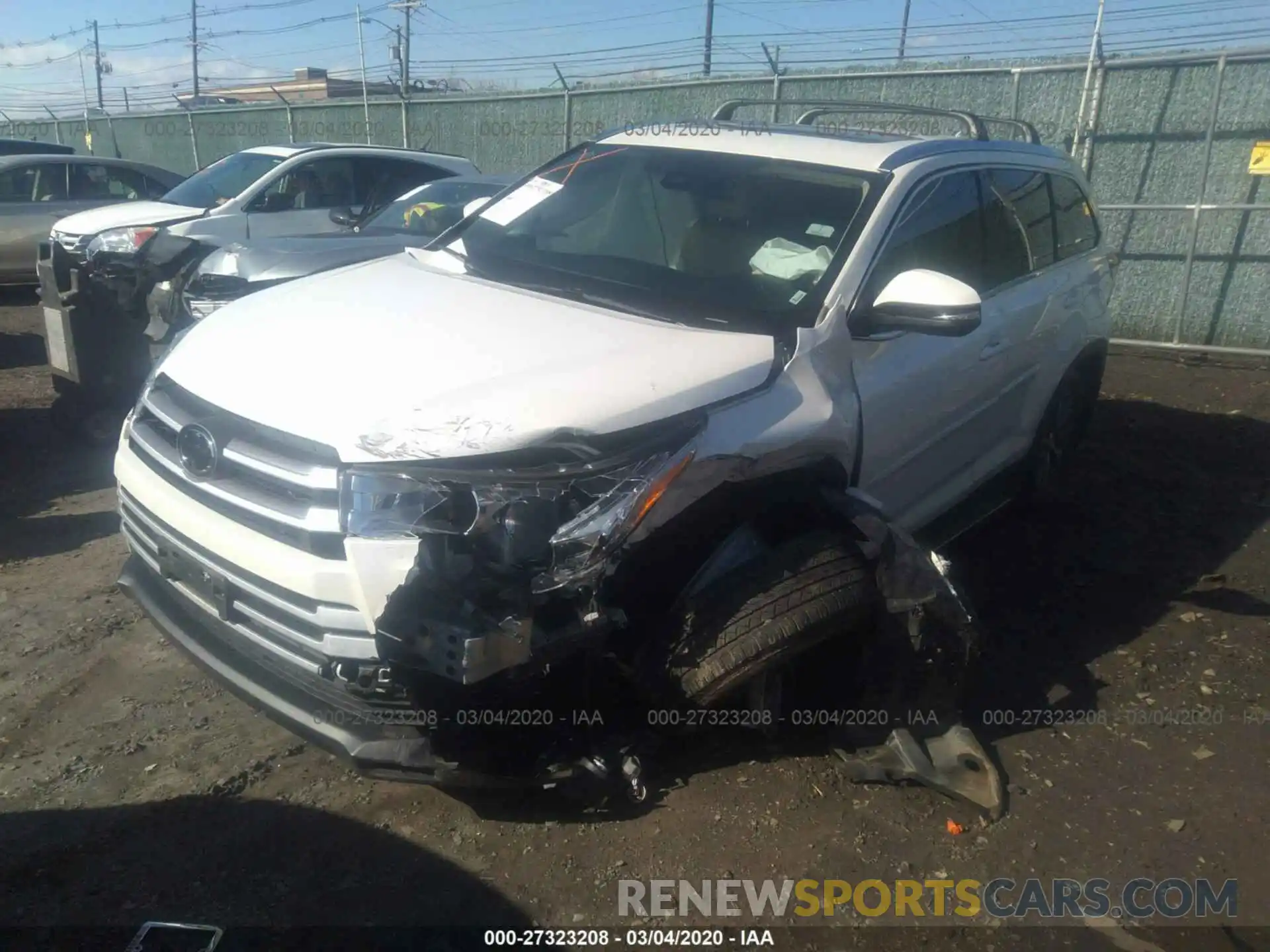 2 Photograph of a damaged car 5TDJZRFH4KS917745 TOYOTA HIGHLANDER 2019