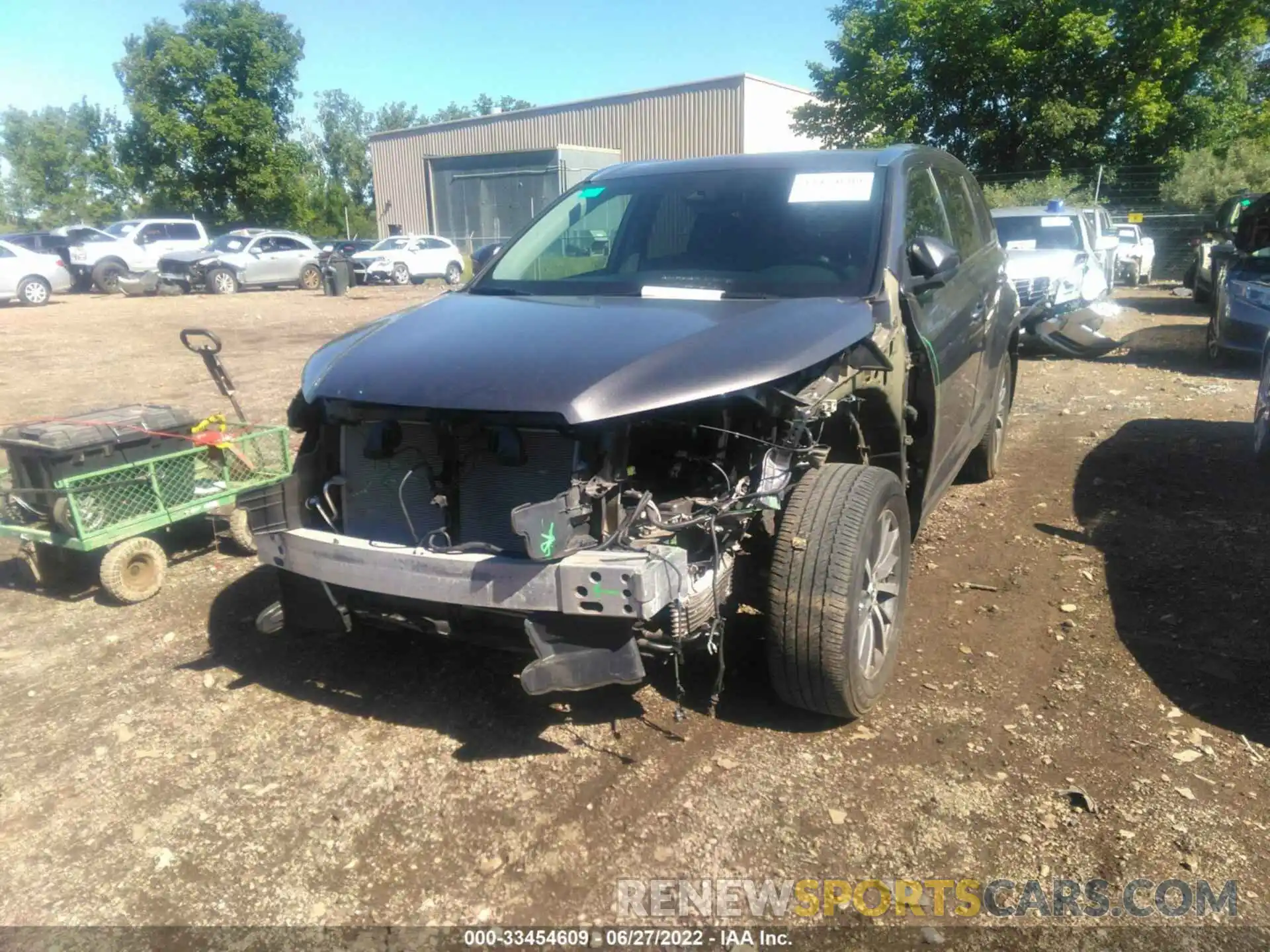 2 Photograph of a damaged car 5TDJZRFH4KS939566 TOYOTA HIGHLANDER 2019