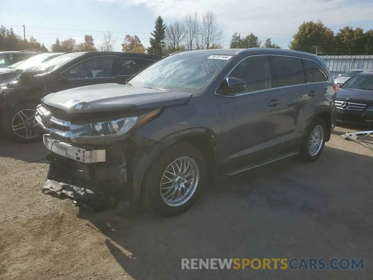 1 Photograph of a damaged car 5TDJZRFH4KS950728 TOYOTA HIGHLANDER 2019