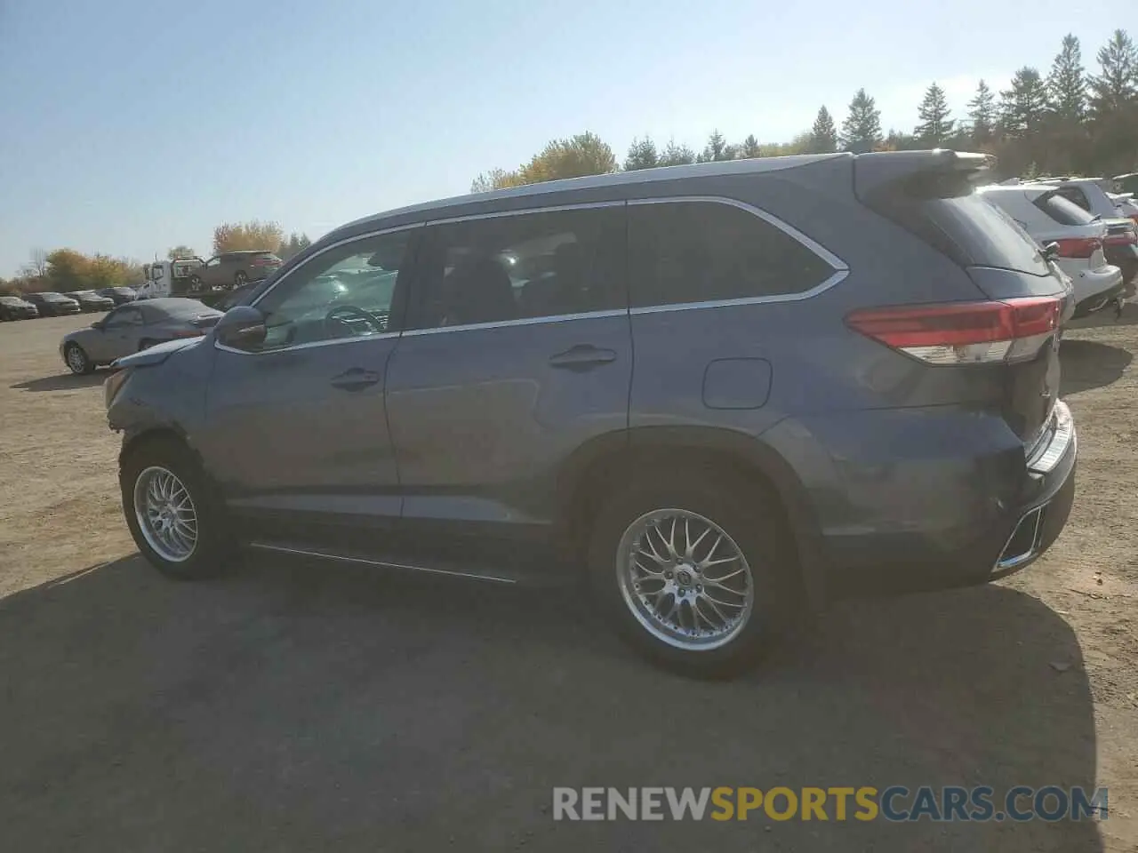 2 Photograph of a damaged car 5TDJZRFH4KS950728 TOYOTA HIGHLANDER 2019