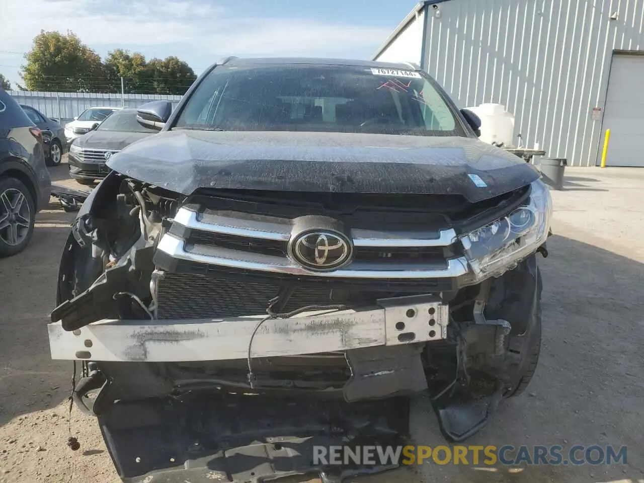 5 Photograph of a damaged car 5TDJZRFH4KS950728 TOYOTA HIGHLANDER 2019