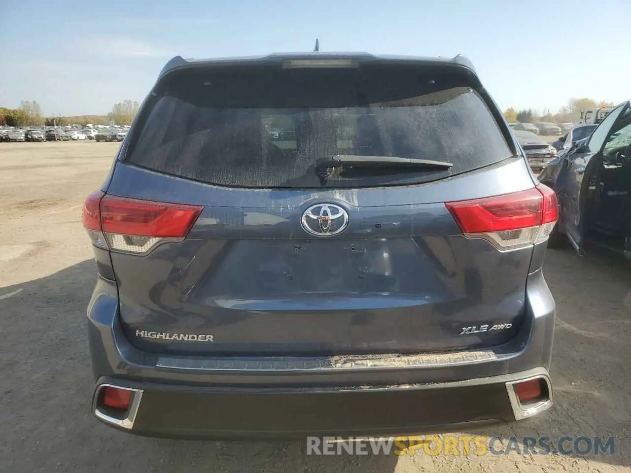 6 Photograph of a damaged car 5TDJZRFH4KS950728 TOYOTA HIGHLANDER 2019