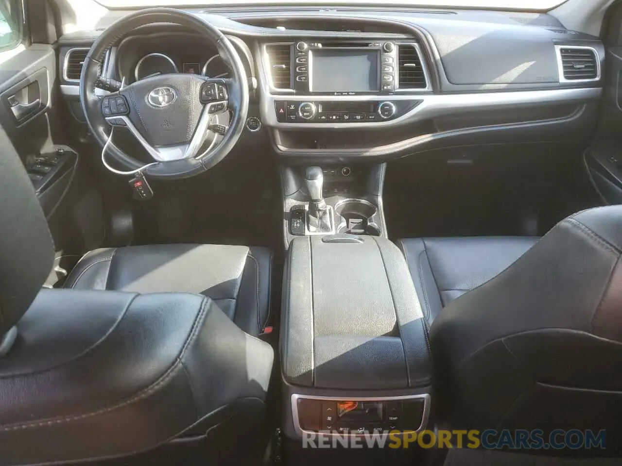 8 Photograph of a damaged car 5TDJZRFH4KS950728 TOYOTA HIGHLANDER 2019