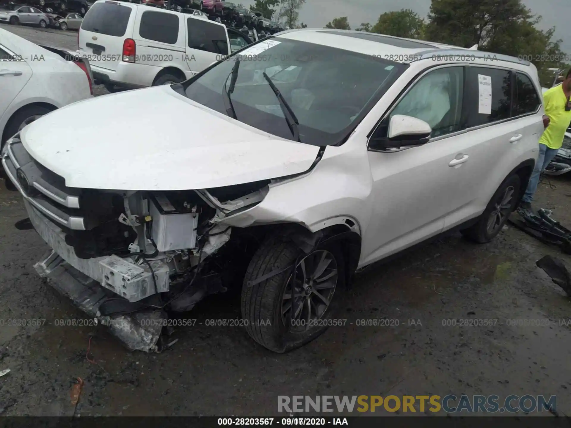 12 Photograph of a damaged car 5TDJZRFH4KS958733 TOYOTA HIGHLANDER 2019