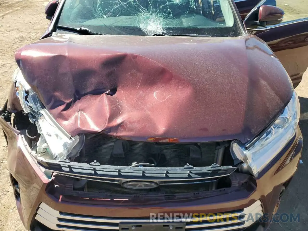 11 Photograph of a damaged car 5TDJZRFH4KS971577 TOYOTA HIGHLANDER 2019
