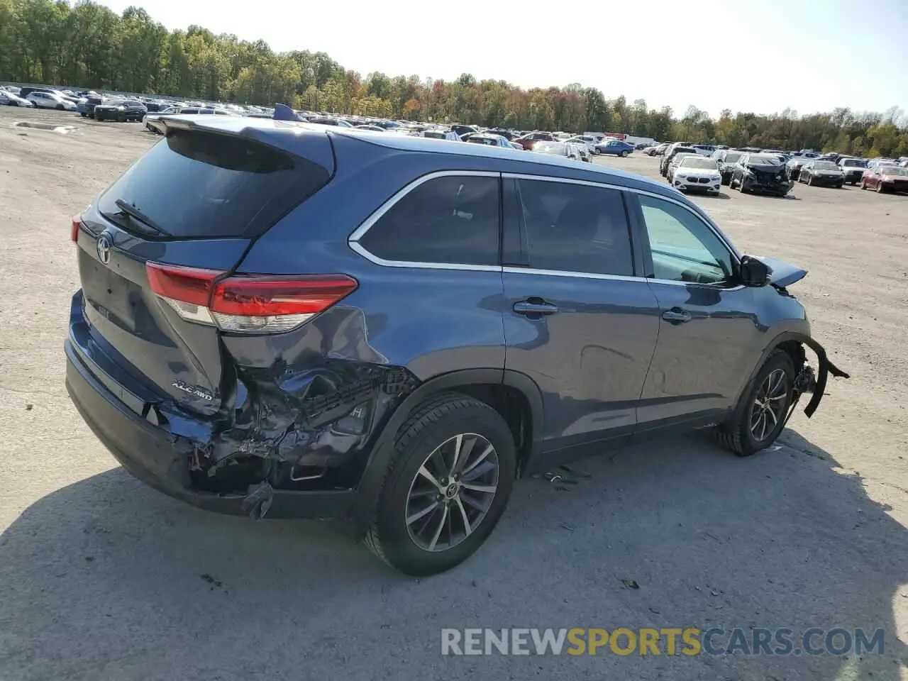 3 Photograph of a damaged car 5TDJZRFH4KS997273 TOYOTA HIGHLANDER 2019