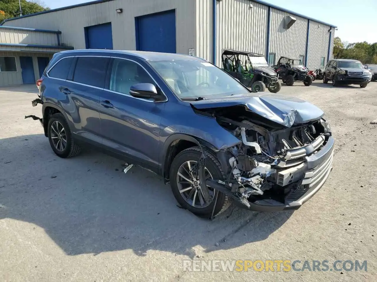 4 Photograph of a damaged car 5TDJZRFH4KS997273 TOYOTA HIGHLANDER 2019