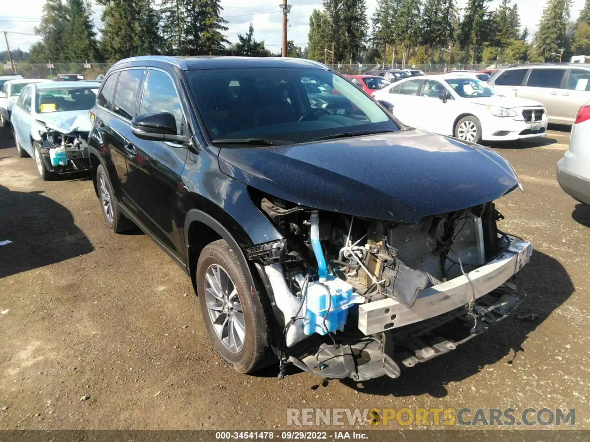 1 Photograph of a damaged car 5TDJZRFH5KS571849 TOYOTA HIGHLANDER 2019