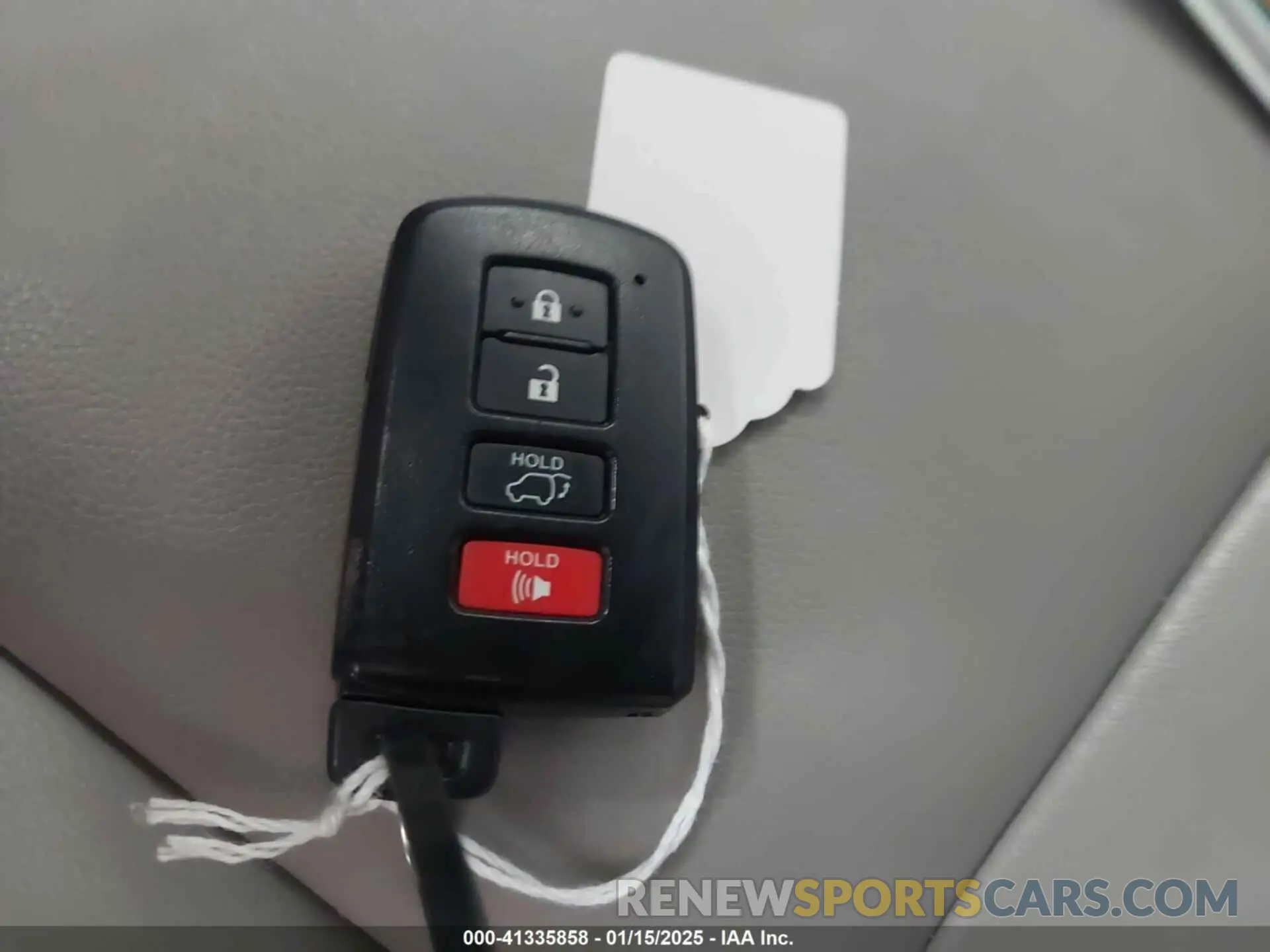 11 Photograph of a damaged car 5TDJZRFH5KS572144 TOYOTA HIGHLANDER 2019
